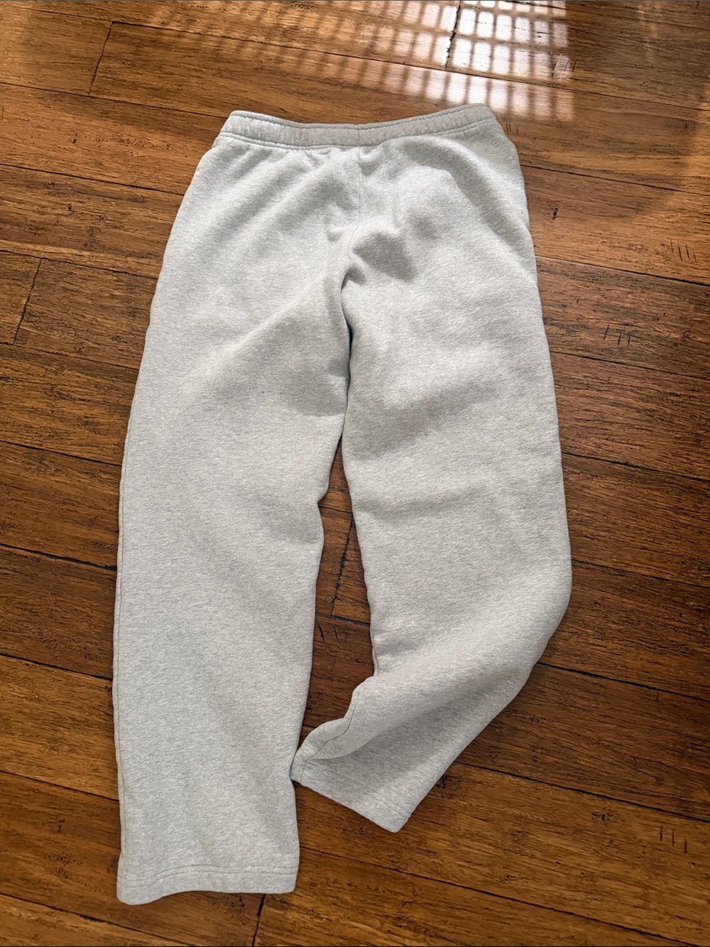 Aritzia women’s light Gray Sweatpants - Picture 4 of 5